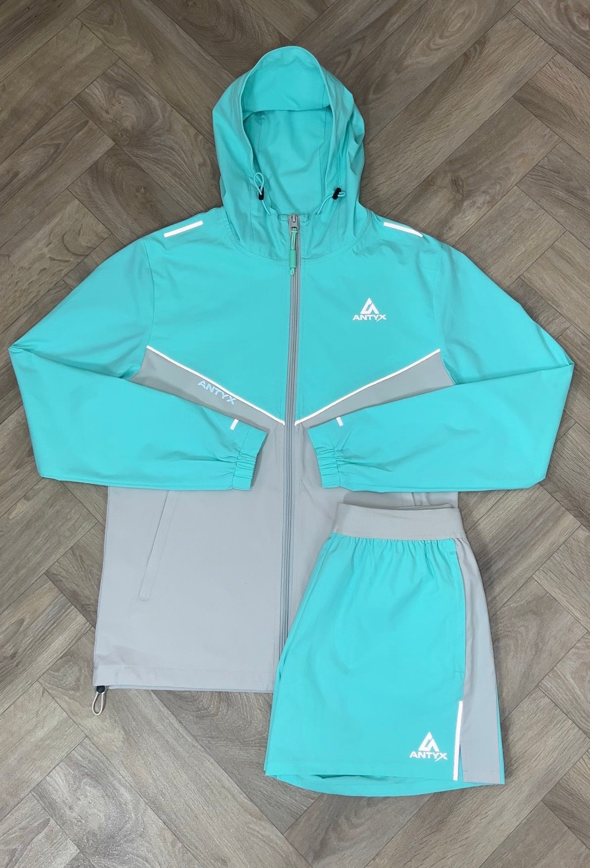 Antyx 2 Piece Set (£20 Deposit)