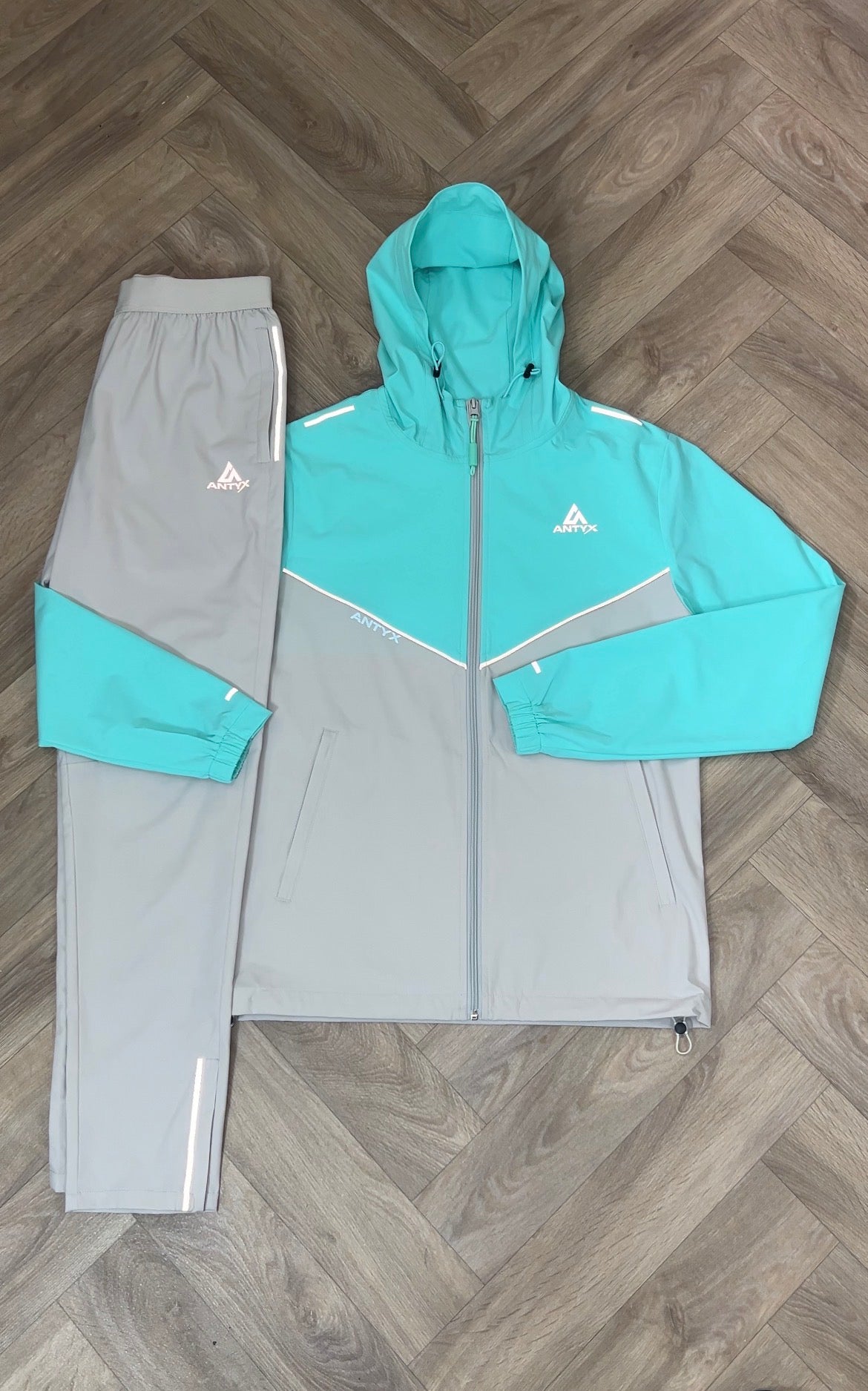 Antyx 2 Piece Set (£20 Deposit)